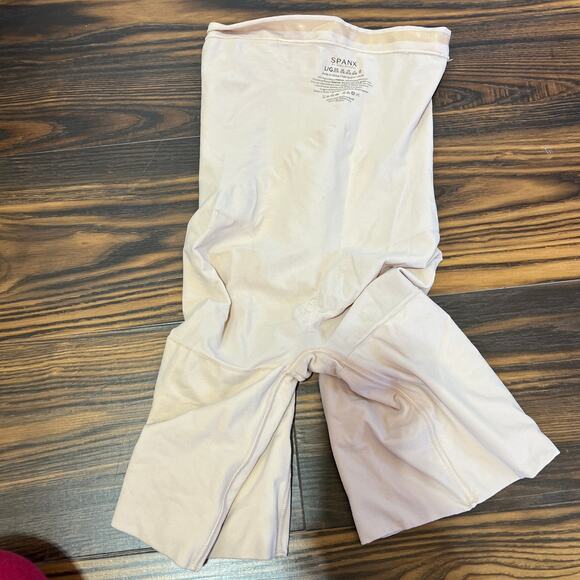 SPANX High Waisted Mid-Thigh Compression Shapewear Shorts Size L - Picture 5 of 8